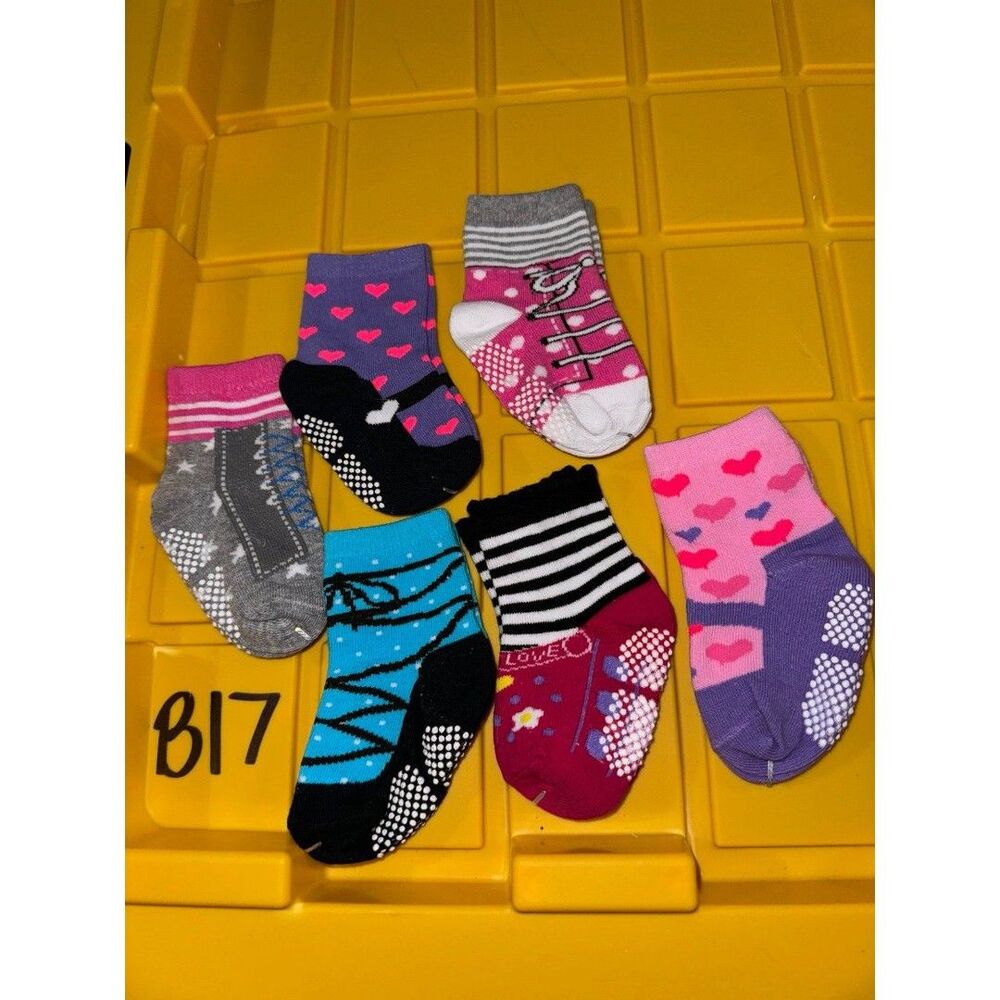 6 pairs of baby girl socks B18